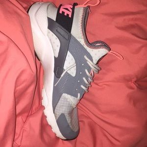 Nike Harauches